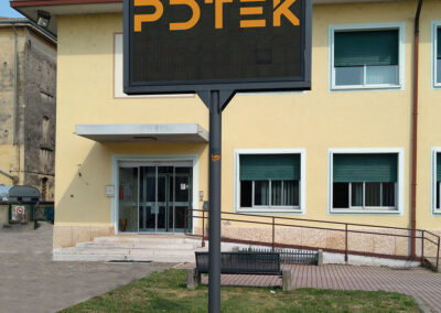 pdtek-poster-led-esternoeinterno